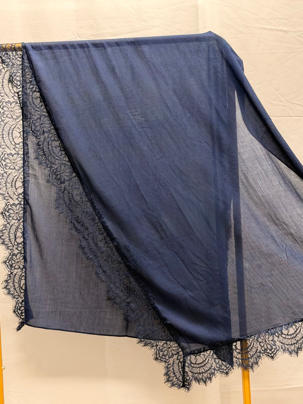 lace modal