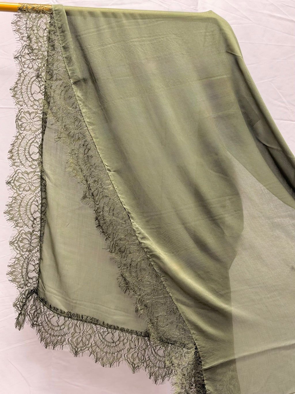 lace modal