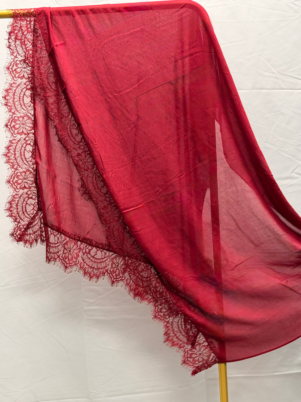lace modal